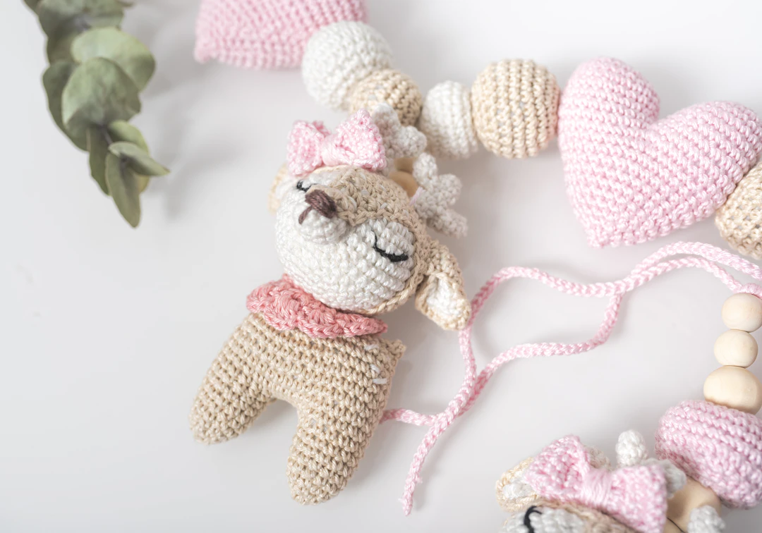 Seasonal crochet decoration